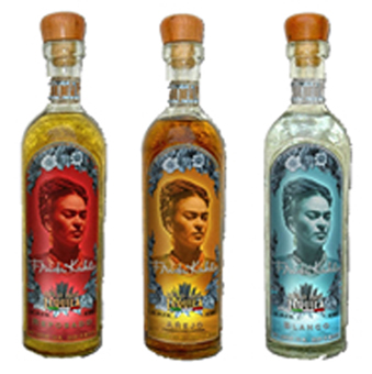 Fig. 10, 11 y 12 Aretes, tequila, tenis (marca Converse); algunos artículos de venta, decorados con la imagen de Frida Kahlo, que hacen atractivo el diseño mexicano a extranjeros, en los que se aprecia que el uso de su imagen sigue siendo un motivo de atracción.